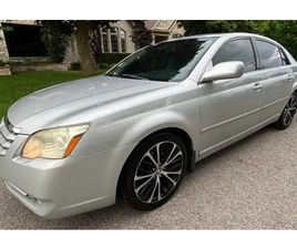 2005 TOYOTA AVALON XLS - $5999 - PICKERING