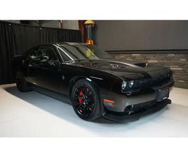 DODGE CHALLENGER SRT HELLCAT 2016 DODGE CHALLENGER SRT HELLCAT - ONE OWNER! 14,000KMS!
