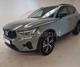 VOLVO XC40 2.0 B3 G PLUS DARK AUTO