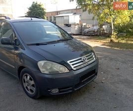 TOYOTA AVENSIS VERSO 2001