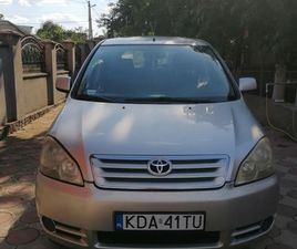 TOYOTA AVENSIS VERSO 2001