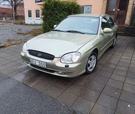 HYUNDAI SONATA 2.5 V6 . NY BESIKTAD . LÅGA MIL