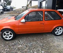 FORD FIESTA XR2I RALLYEFAHRZEUG MIT GESCHWEIßTEN KÄFIG