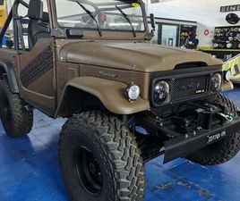 TOYOTA SÉRIE 40 JEEP CJ 38 CAMIONETA