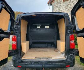 FOURGON UTILITAIRE 6 PLACES