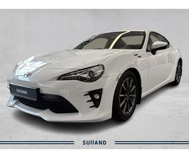 MEGET PEN OG VELHOLDT