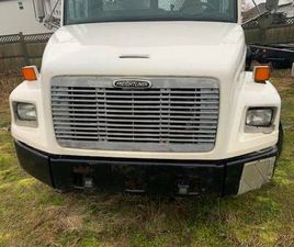 FREIGHTLINER FL 2000 FREIGHTLINER FL70 FLATDECK