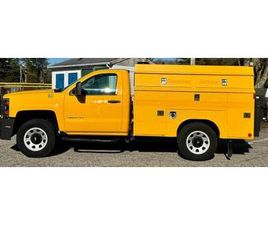 **2017 CHEVY K3500 4X4 SRW 8' ENCLOSED UTILITY W/ POWER TAILGATE**