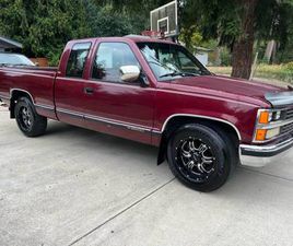 CHEVROLET C2500 1989 CHEVROLET C2500 EXTENDED CAB MANUAL TRANSMISSION 129,000 MILES