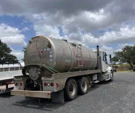 FREIGHTLINER CENTURY 2008 FREIGHTLINER CENTURY CLASS PUMP TRUCK
