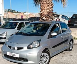 TOYOTA AYGO. 5 PORTES 1.0 68CH / ENTRETIEN COMPLET / KIT DISTRIBUTION À CHAÎNE /