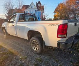 GMC SIERRA 1500 2008 4.8 4X4 ON THE FLOOR $5000 OBO.