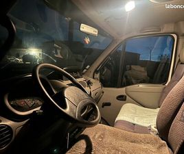 RENAULT MASCOTT VENDS RENAULT MASCOTT