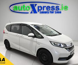 HYBRID G AUTOMATIC, 7 SEAT REVERSING CAMERA