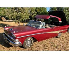 1958 FORD FAIRLANE SKYLINER RÉTRACTABLE A VENDRE