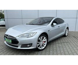 TESLA MODEL S DARMOWE LADOWANIE MALY PRZEBIEG ZADBANA SKORA KAMERA NA