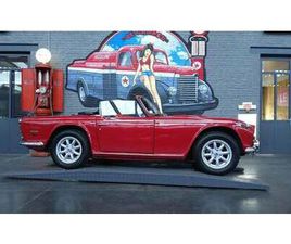 TRIUMPH TR250 1968 TRIUMPH TR250 ROUGE MANUEL, 4 VITESSES CONDUITE À GA...