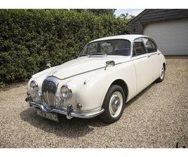 DAIMLER 250 V8 [OLD ENGLISH WHITE/RED INTERIOR]
