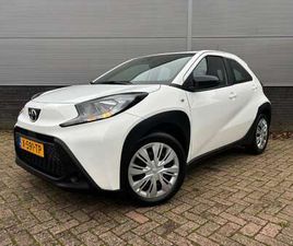 1.0 VVT-I MT PLAY APPLE CARPLAY / ANDROID AUTO