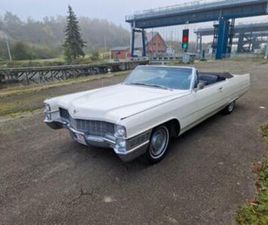 CADILLAC DEVILLE CABRIOLET ② CADILLAC DEVILLE CONVERTIBLE LPG 1965 — OLDTIMERS & ANCÊTRES — 2EMEMAIN