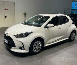 TOYOTA YARIS TOYOTA YARIS 1.5 HYBRID 5 PORTE ACTIVE IV...