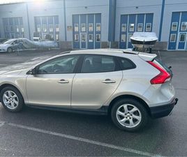 VOLVO V40 CROSS COUNTRY T3 VOLVO V40 CROSS COUNTRY T3 GEARTRONIC MOMENTUM EURO 6