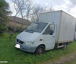 CAMION MERCEDES SPRINTER AVEC HAYON