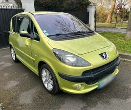 PEUGEOT 1007 PEUGEOT 1007 VERTE ESSENCE BOÎTE AUTO
