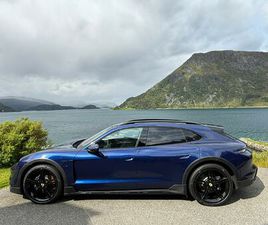 PORSCHE TAYCAN CROSS TURISMO NORGES BEST UTSTYRTE CT4? LAV KM / MEGET PEN.!