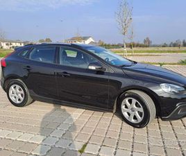 VOLVO V40 CROSS COUNTRY D2 VOLVO V40 CROSS COUNTRY D2