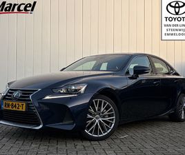 LEXUS IS IS 300H LEXUS IS 300H HYBRID BUSINESS LINE NL AUTO DEALER ONDERHOUDEN BTW AUTO PARKEERSENSOREN GROOT SCHERM STOELVERWARMING