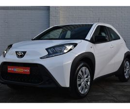 TOYOTA AYGO X TOYOTA AYGO X 1.0 VVT-I MT PLAY HANDGESCHAKELD 72PK | ACHTERUITRIJCAMERA | APPLE CARPLAY & ANDROID AUTO | LED DAGRIJVERLICHTING |
