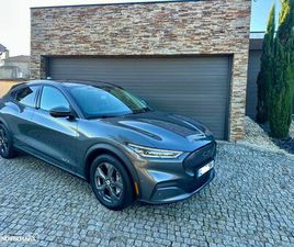 FORD MUSTANG MACH-E 75.7 KWH PREMIUM AWD
