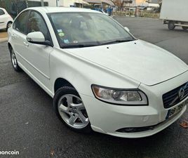 VOLVO S40 D3 VOLVO S40 BOITE AUTOMATIQUE TRÈS PROPRE INTÉRIEUR EXTÉRIEUR