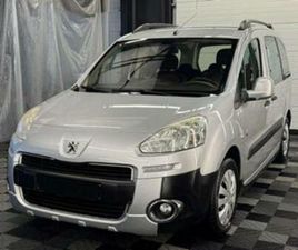 PEUGEOT PARTNER TEPEE ② PEUGEOT PARTNER TEPEE 1.6 HDI BJ. 2014 217000KM 5-ZITPLAATSE — PEUGEOT — 2EMEMAIN