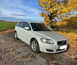 VOLVO V50 D4 VOLVO V50 D4 MOMENTUM MOMENTUM