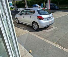 PEUGEOT 208 208 1.2 PURETECH SIGNATURE S