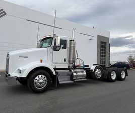 2005 *KENWORTH* *T800* *TRI-AXLE* DAY CAB