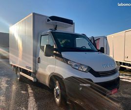 IVECO DAILY 35C18 CHÂSSIS CABINE ROUES JUMELÉES MOTEUR 3L À CHAÎNE DE DISTRIBUTION BOITE AUTO HI-MATIC FRIGORIFIQUE AVEC CLIM, HAYON ÉLÉVATEUR DHOLLANDIA 4 VÉRI