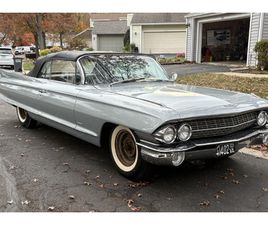 CADILLAC SERIE 62 CONVERTIBLE SINGLE-FAMILY-OWNED 1961 CADILLAC SERIES 62 CONVERTIBLE