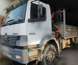 MERCEDES BASCULANTE CON GRÚA - ATEGO1