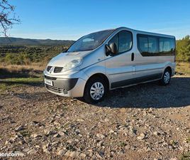 RENAULT TRAFIC PASSENGER II 2.0 DCI PREMIÈRE MAIN