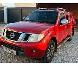 NISSAN NAVARA PICKUP DOUBLE CAB V6 4X4 231CH - PREMIÈRE MAIN - BVA - TOIT OUVRANT - SIÈGES CHAUFFANTS - RÉGULATEUR - BOSE - 198000KM