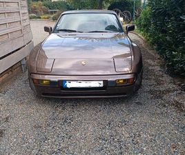 PORSCHE 944
