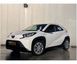 1.0 VVT-I S-CVT PLAY AUTOMAAT