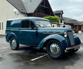 RENAULT JUVAQUATRE VÉHICULE DE COLLECTION