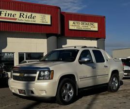 CHEVROLET AVALANCHE 2013 CHEVROLET AVALANCHE LTZ CREW CAB 4X4 **FULLY LOADED**