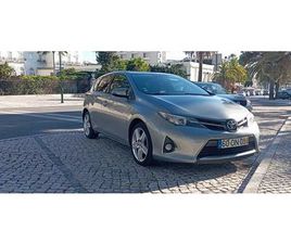 TOYOTA AURIS