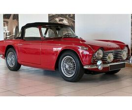 TRIUMPH TR4 1966 TRIUMPH TR4 ROUGE MANUEL, 4 VITESSES CONDUITE À GAUC...