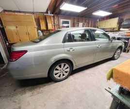 2005 TOYOTA AVALON XLS.